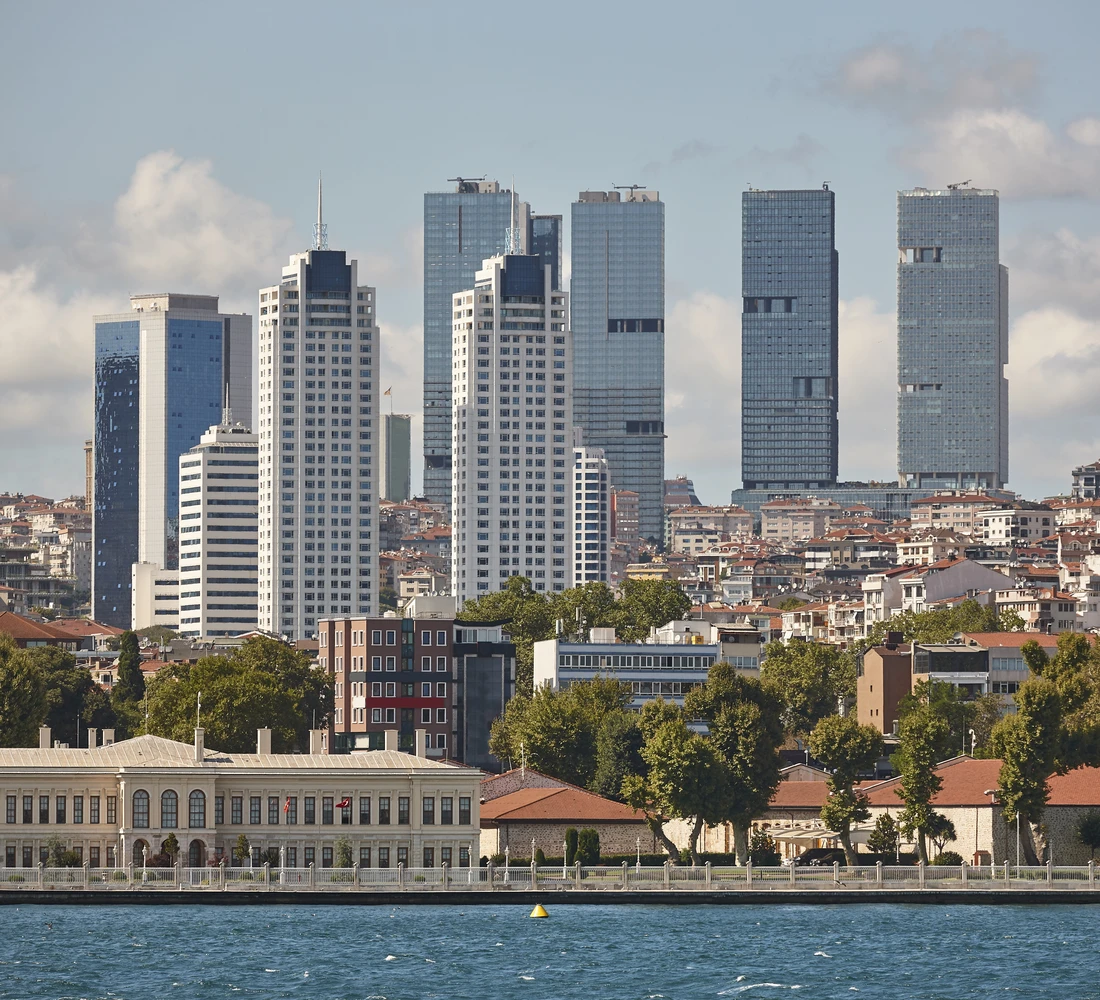İstanbul'da Gayrimenkul: Altın Yatırıma ve Lüks Yaşama Açılan Kapınız