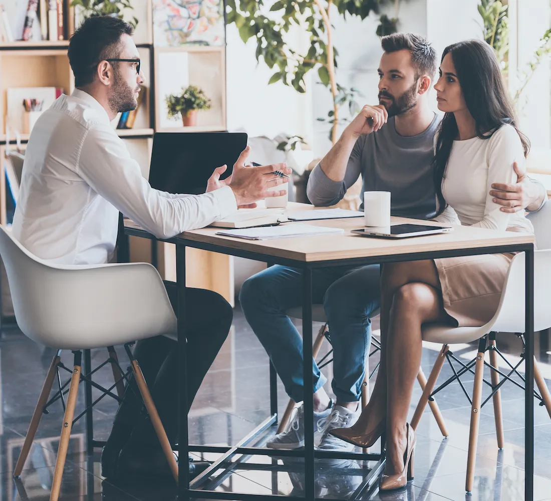 Your real estate consultant: experience and qualifications